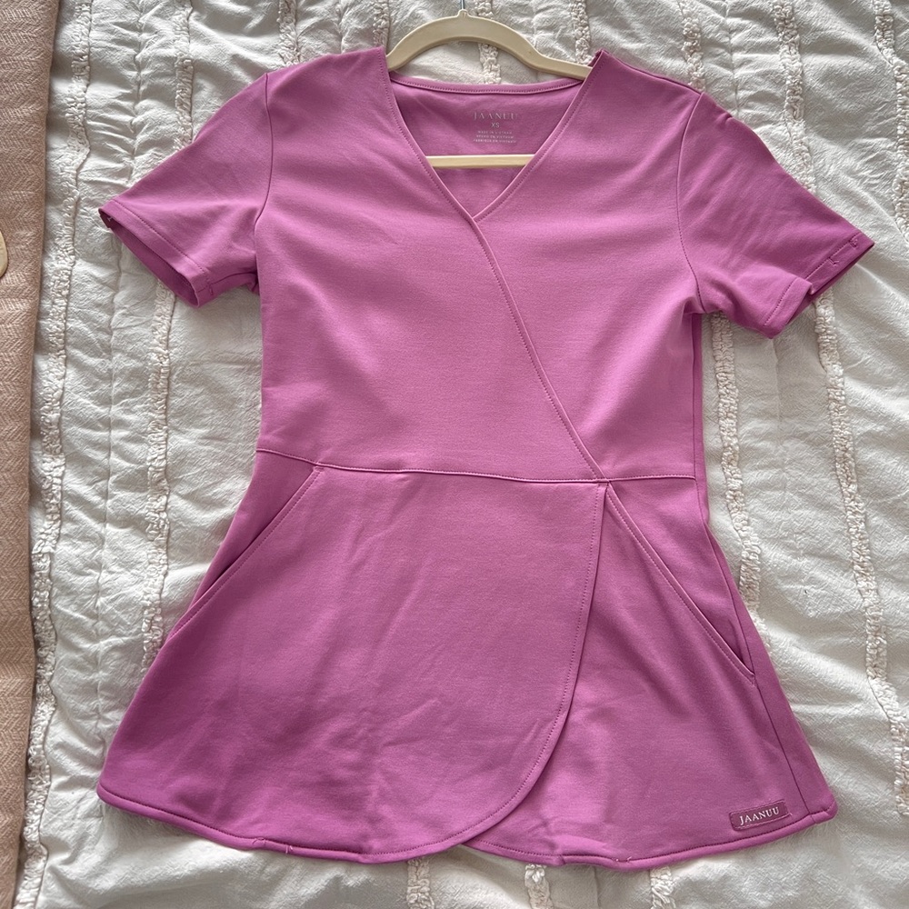 Jaanuu Scrub Top